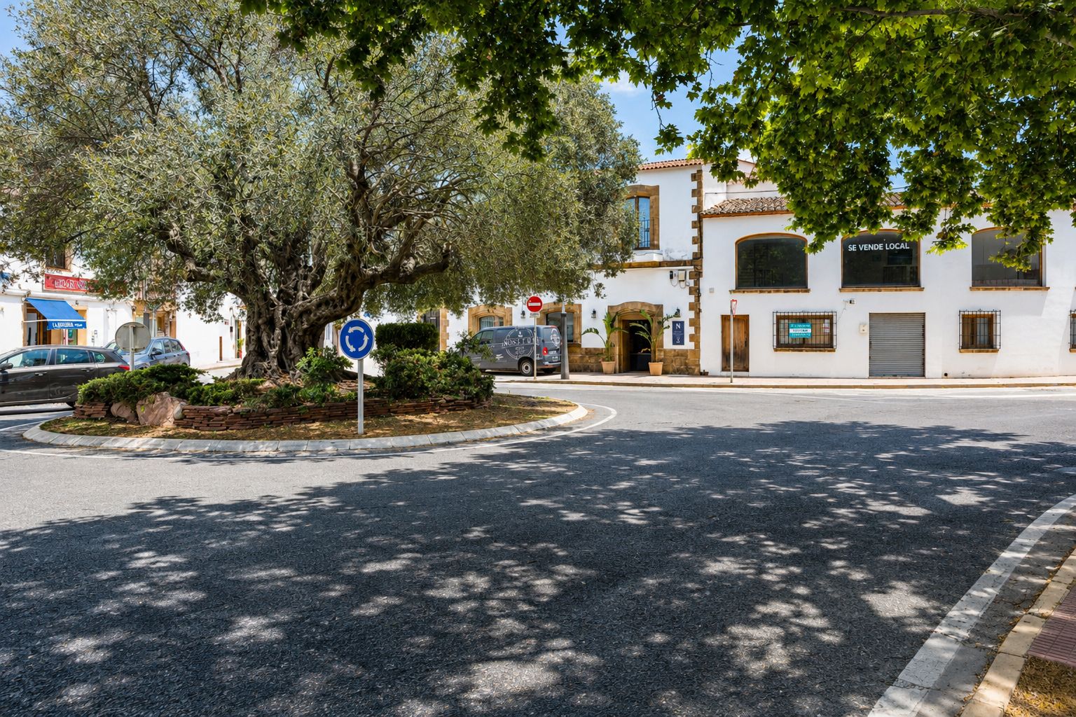 LOCAL COMERCIAL, CON OPCION DE HACER VIVIENDA O NEGOCIO 