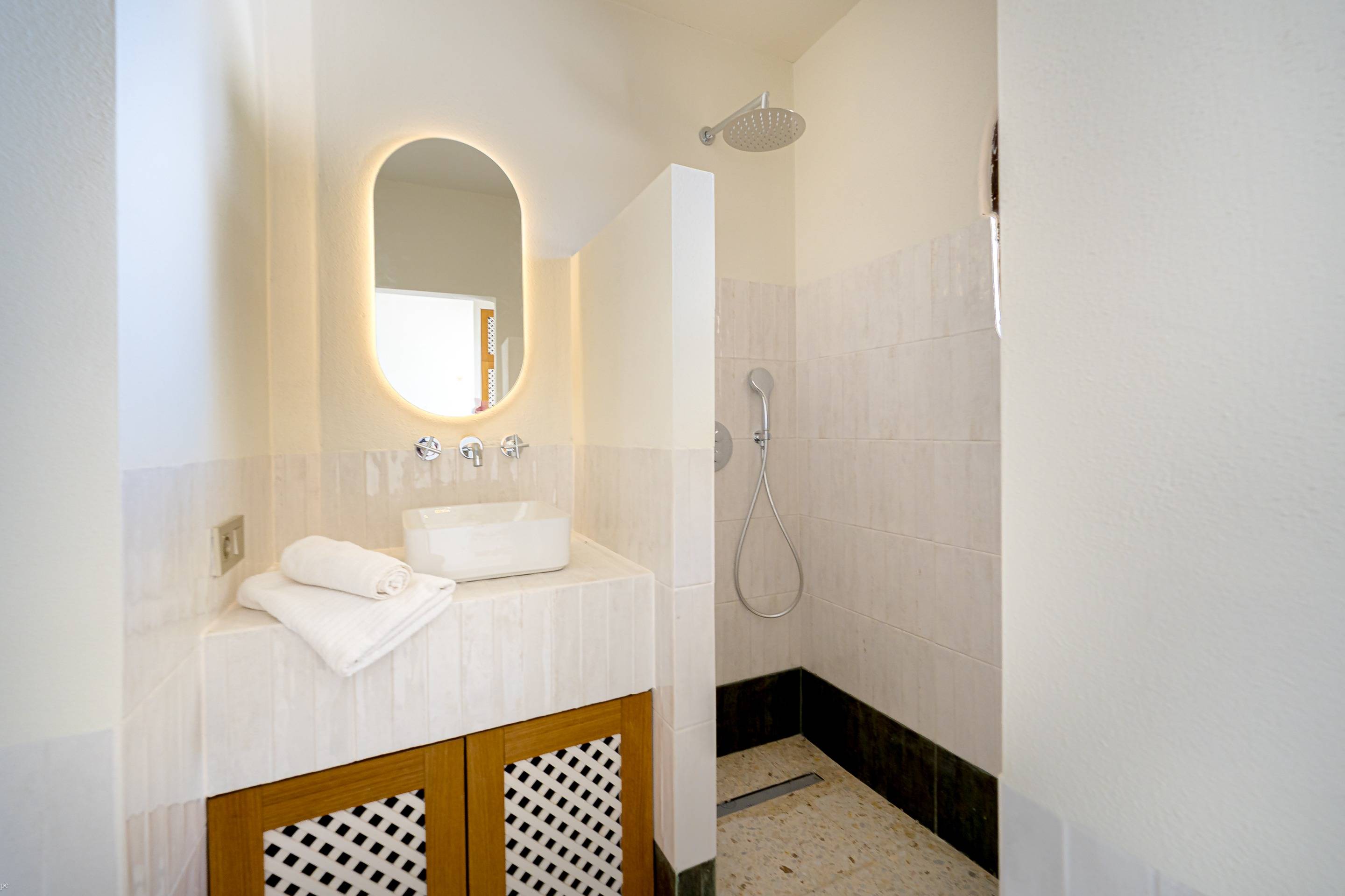 Villa Roma. Villa reformada con fantásticas vistas al mar a la venta en Jávea