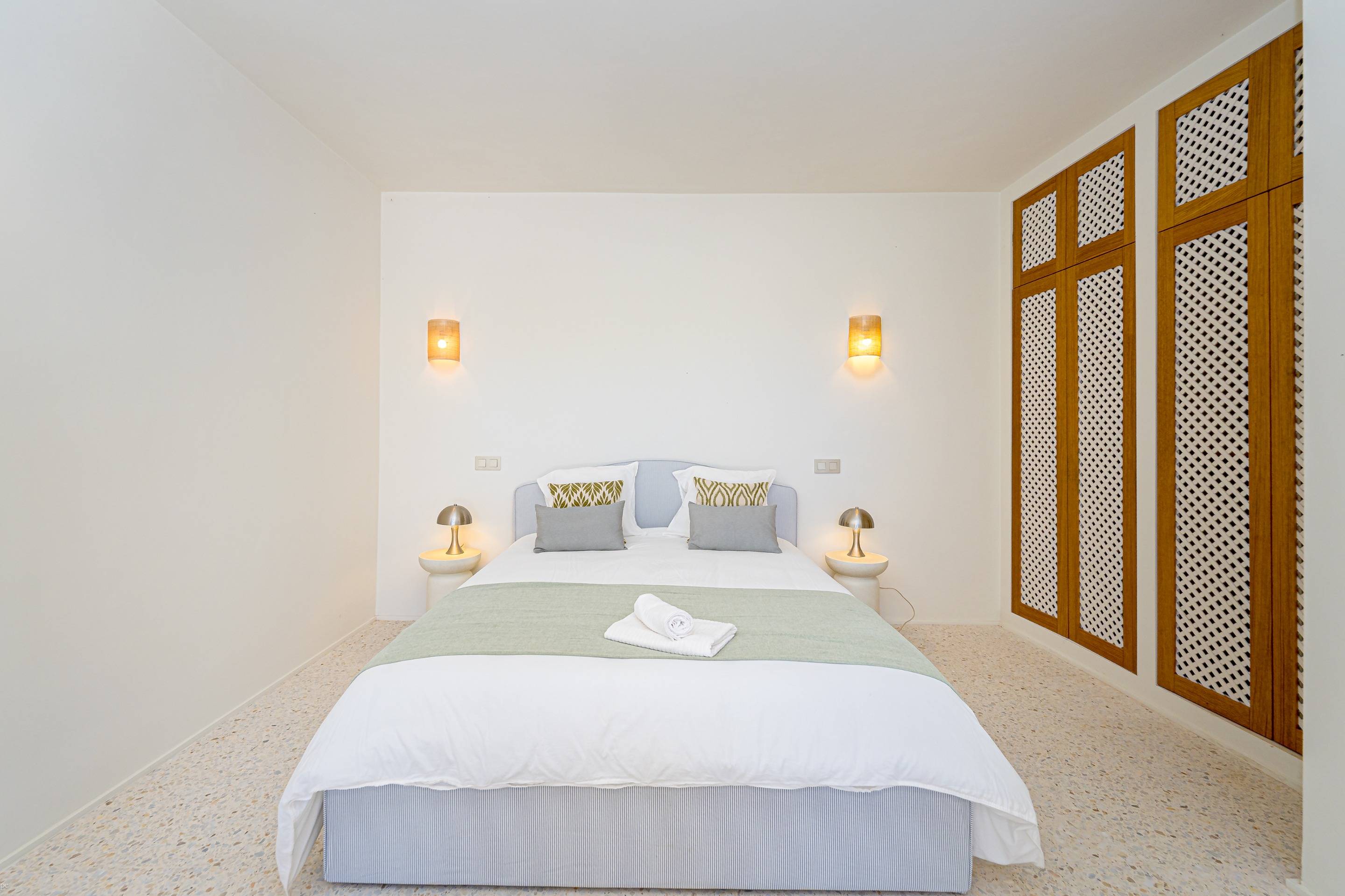 Villa Roma. Villa reformada con fantásticas vistas al mar a la venta en Jávea