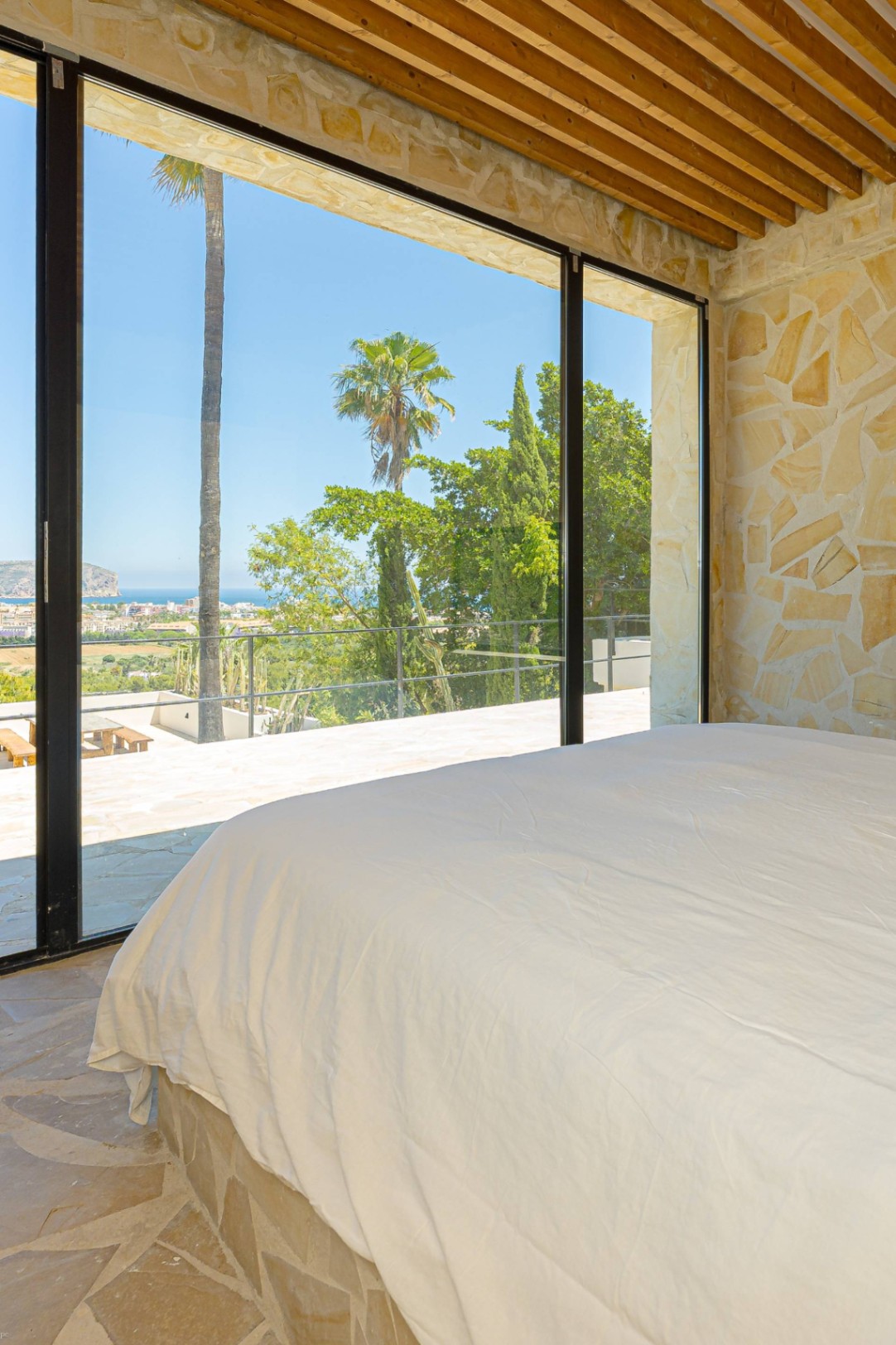 Villa Roma. Villa reformada con fantásticas vistas al mar a la venta en Jávea