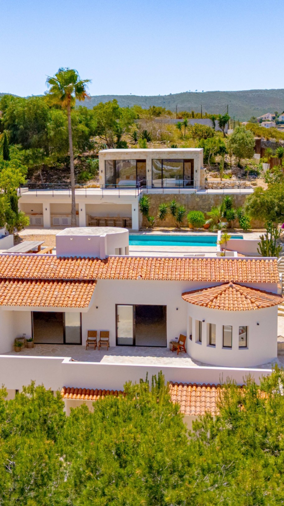 Villa Roma. Villa reformada con fantásticas vistas al mar a la venta en Jávea