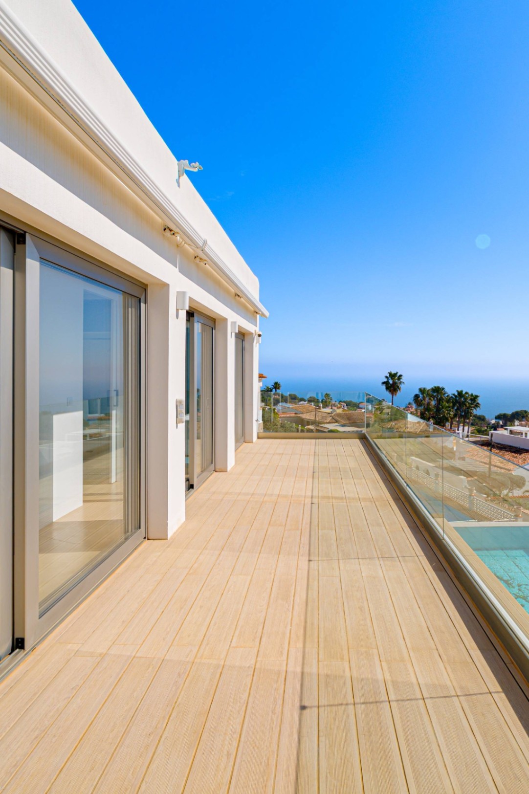 Villa Marian, villa moderna con vistas al mar en venta en Jávea, Balcón al Mar