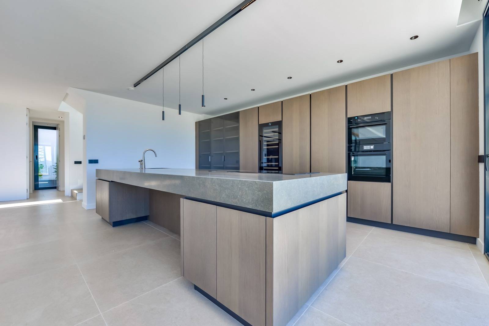 Villa Salónica. Villa contemporaine avec des vues exceptionnelles sur la mer à vendre à Altea Hills.