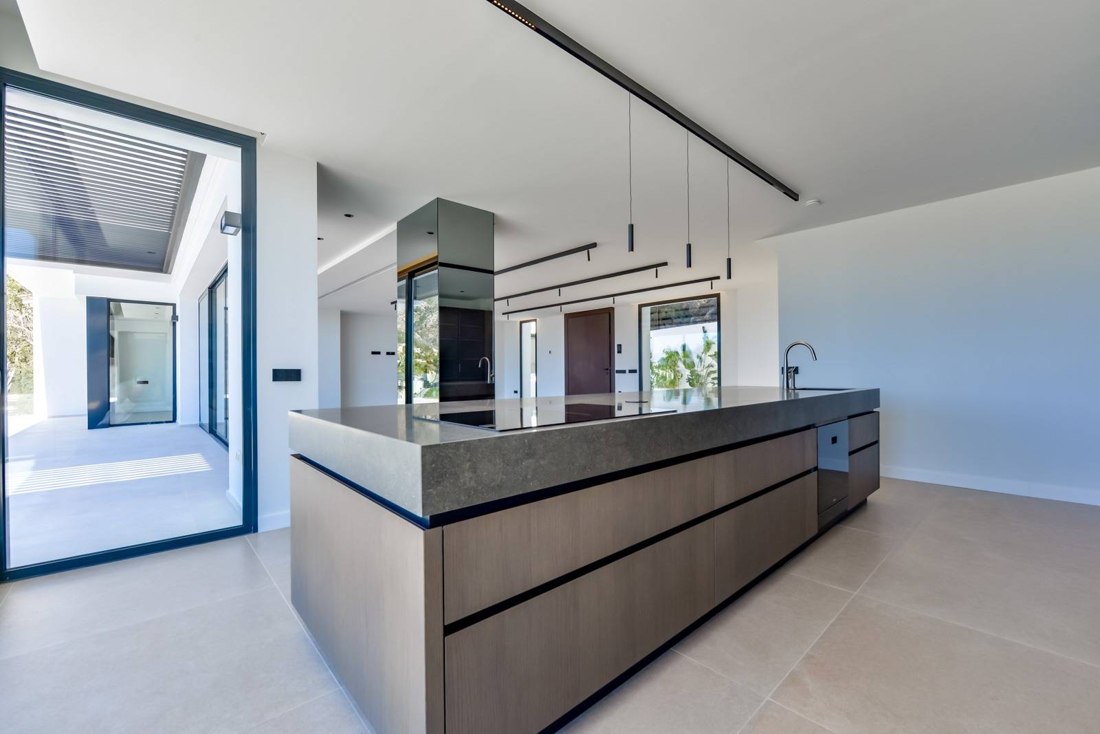 Villa Salónica. Villa contemporaine avec des vues exceptionnelles sur la mer à vendre à Altea Hills.