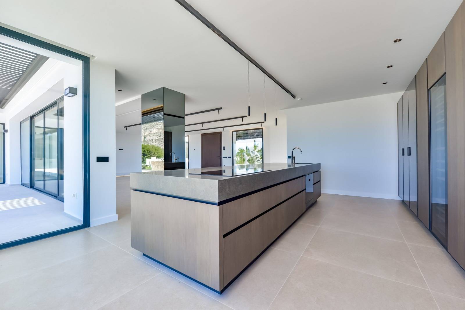 Villa Salónica. Villa contemporaine avec des vues exceptionnelles sur la mer à vendre à Altea Hills.