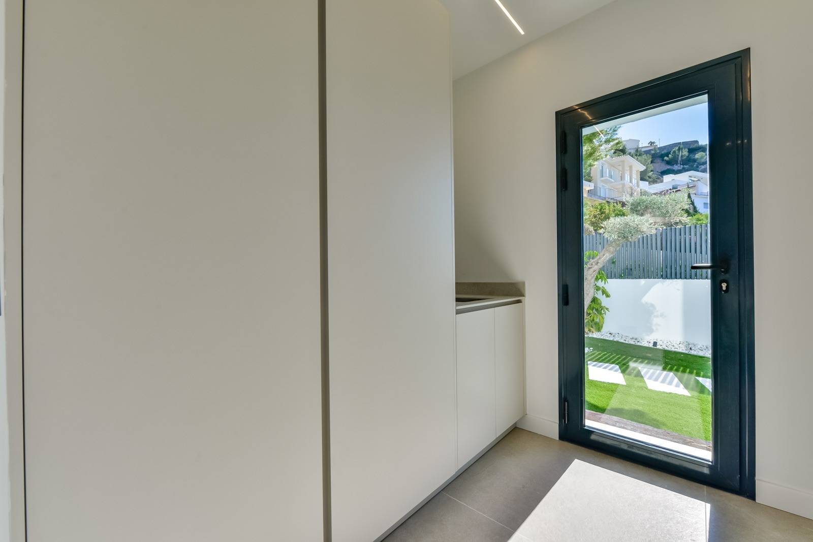 Villa Salónica. Villa contemporaine avec des vues exceptionnelles sur la mer à vendre à Altea Hills.