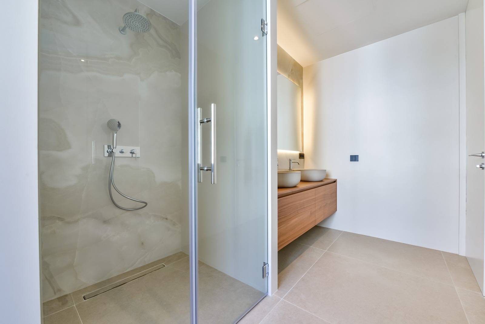 Villa Salónica. Villa contemporaine avec des vues exceptionnelles sur la mer à vendre à Altea Hills.