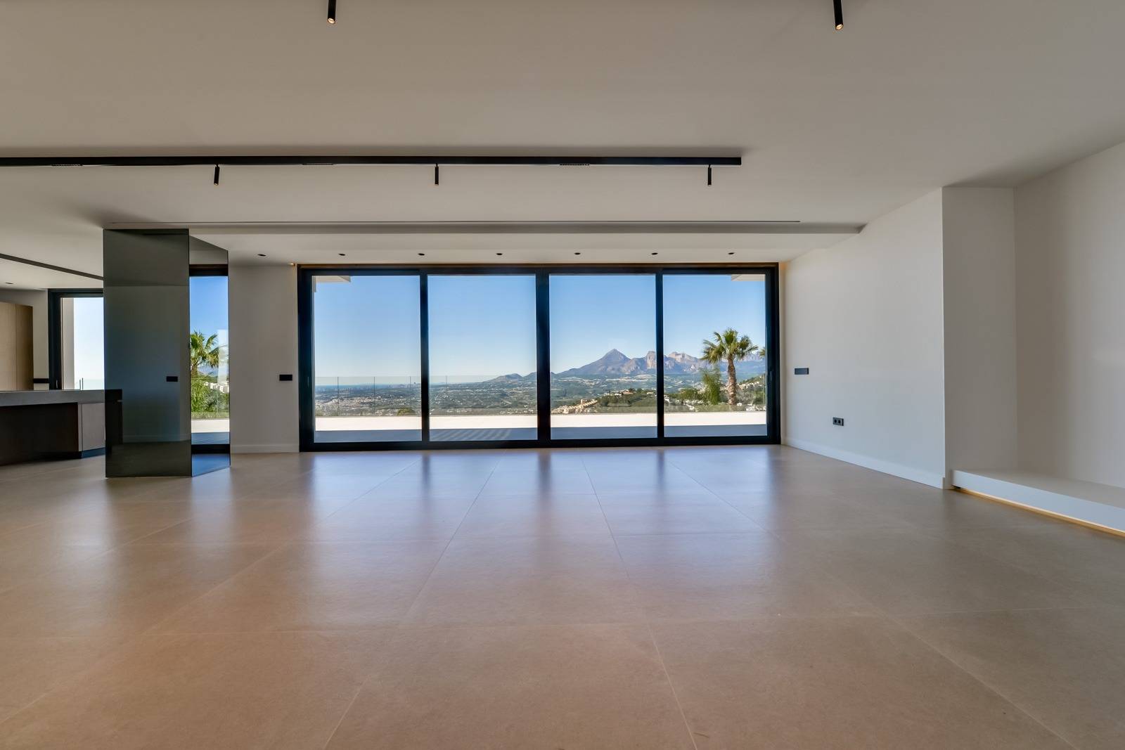 Villa Salónica. Villa contemporaine avec des vues exceptionnelles sur la mer à vendre à Altea Hills.
