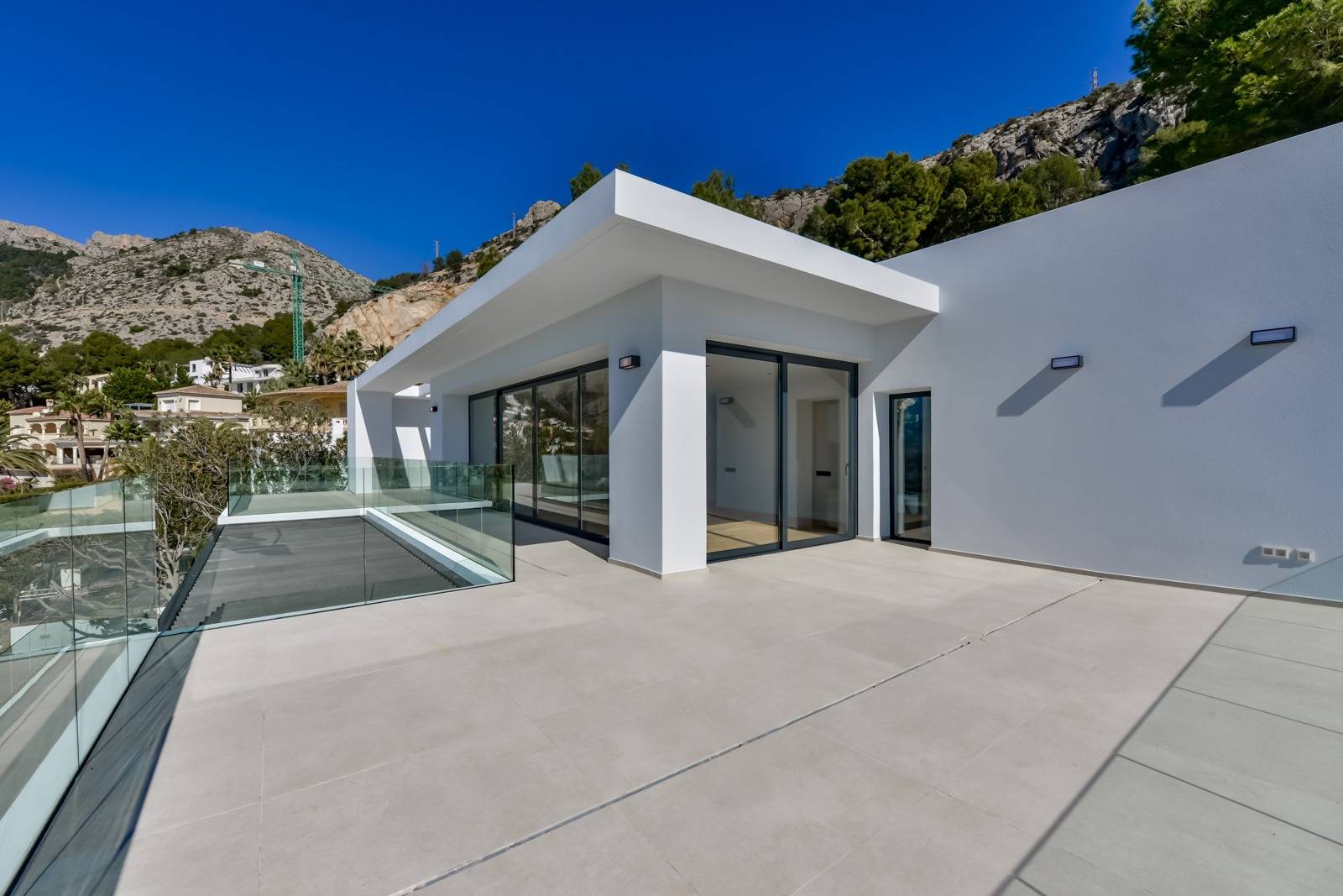 Villa Salónica. Villa contemporaine avec des vues exceptionnelles sur la mer à vendre à Altea Hills.