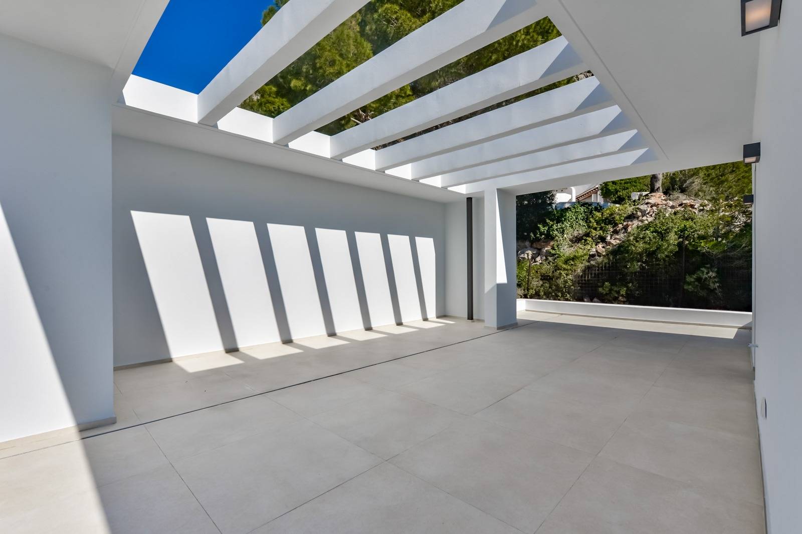 Villa Salónica. Villa contemporaine avec des vues exceptionnelles sur la mer à vendre à Altea Hills.