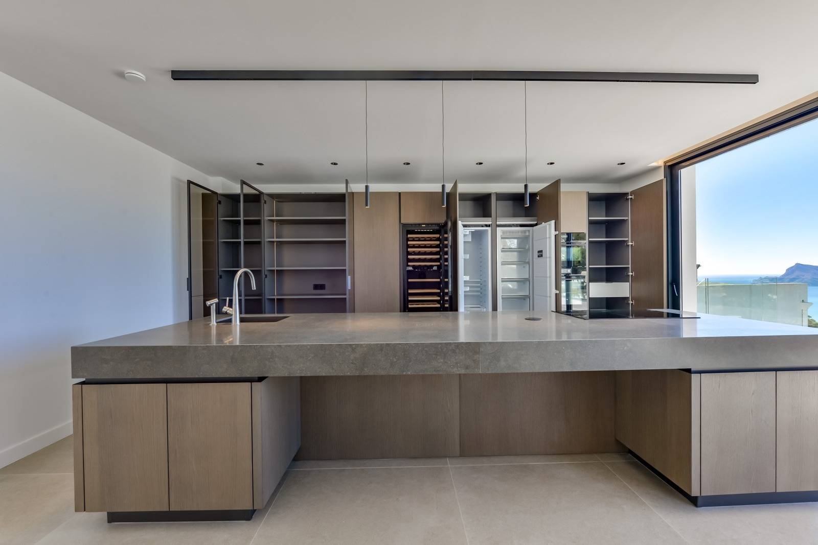 Villa Salónica. Villa contemporaine avec des vues exceptionnelles sur la mer à vendre à Altea Hills.