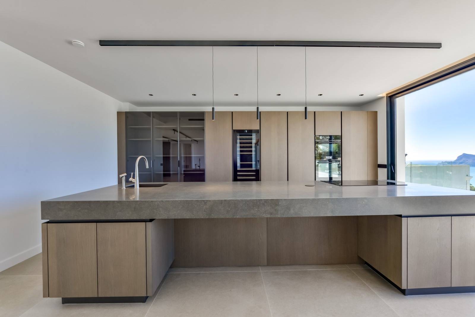 Villa Salónica. Villa contemporaine avec des vues exceptionnelles sur la mer à vendre à Altea Hills.