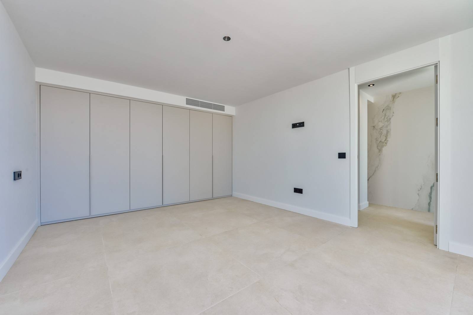 Villa Salónica. Villa contemporaine avec des vues exceptionnelles sur la mer à vendre à Altea Hills.