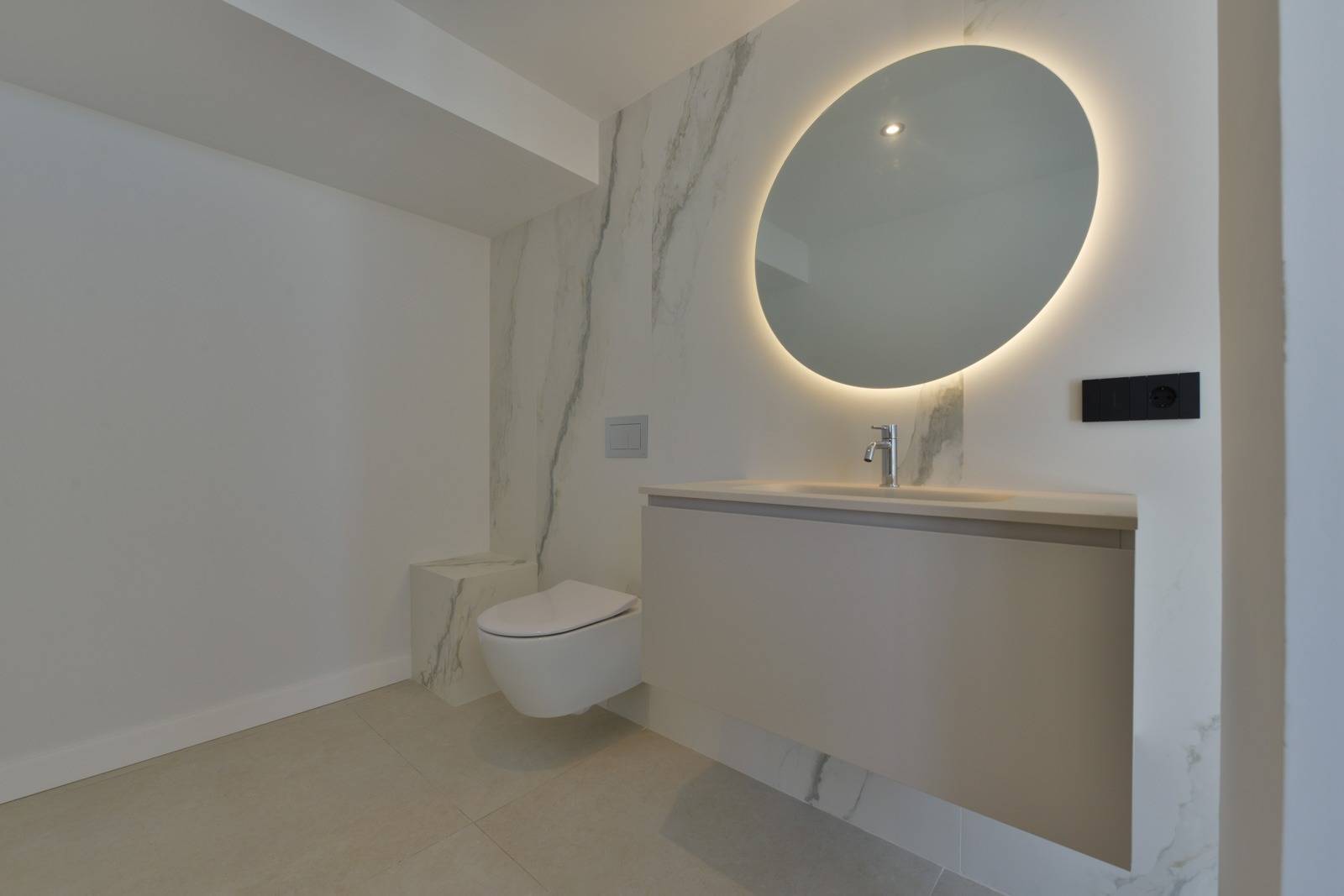 Villa Salónica. Villa contemporaine avec des vues exceptionnelles sur la mer à vendre à Altea Hills.