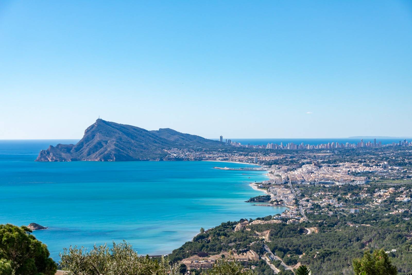 Villa Salónica. Villa contemporaine avec des vues exceptionnelles sur la mer à vendre à Altea Hills.