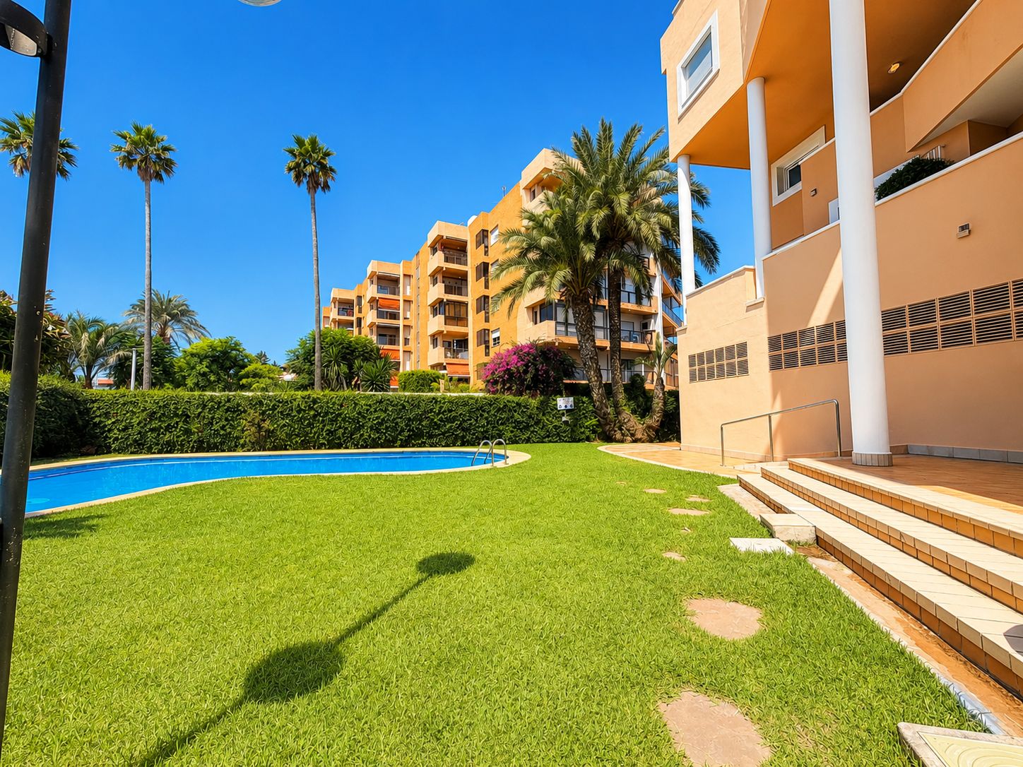 MODERNO APARTAMENTO EN ALQUILER ANUAL JUNTO A LA PLAYA DEL ARENAL