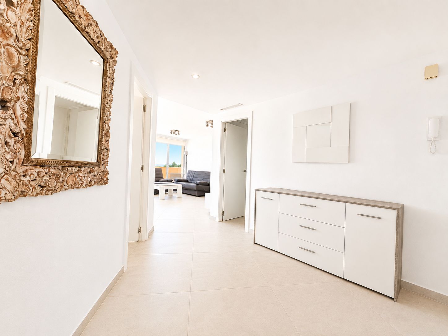 MODERNO APARTAMENTO EN ALQUILER ANUAL JUNTO A LA PLAYA DEL ARENAL
