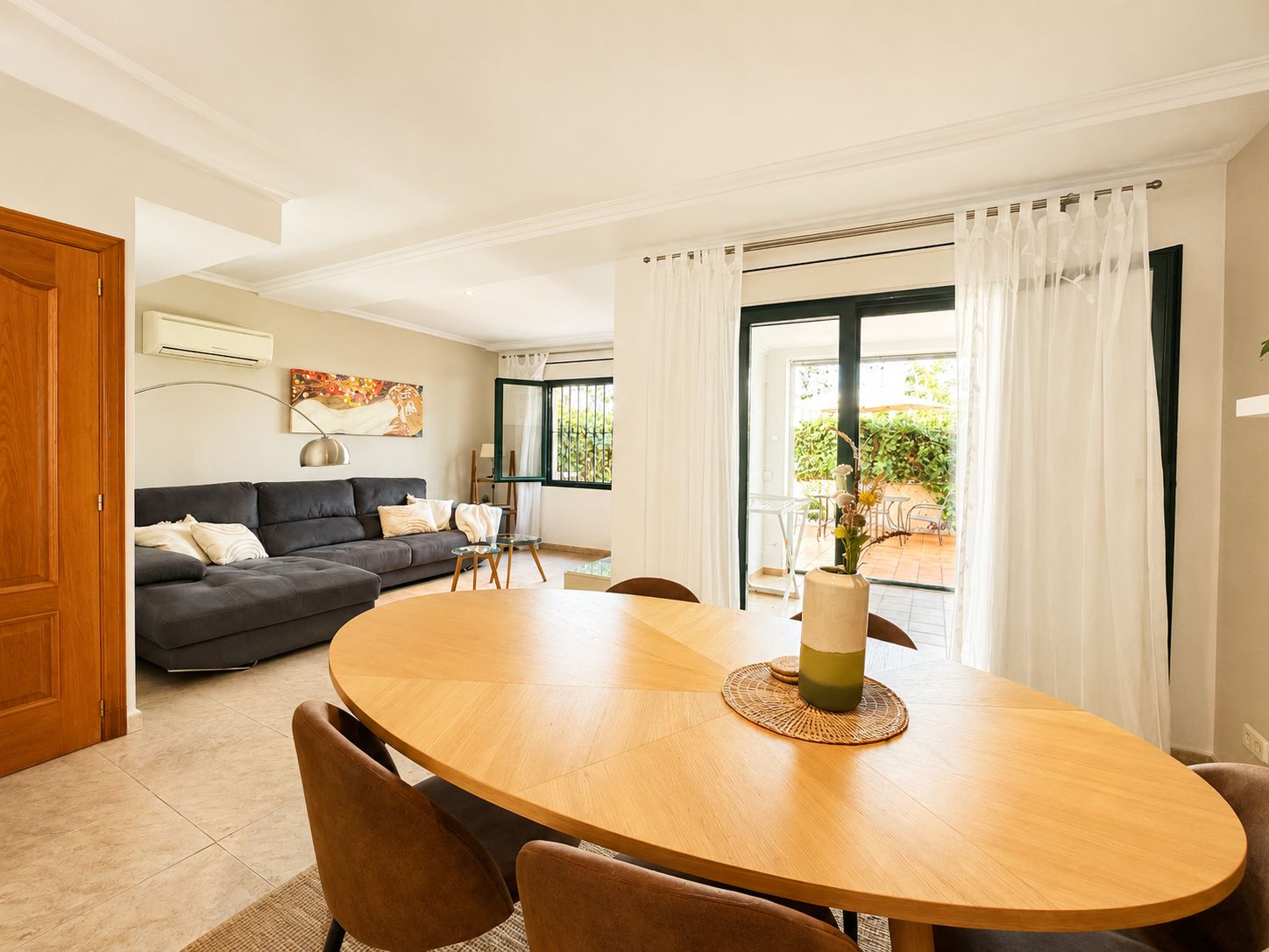 Adosado con gran terraza, parking privado y piscina en el corazón del Puerto de Jávea