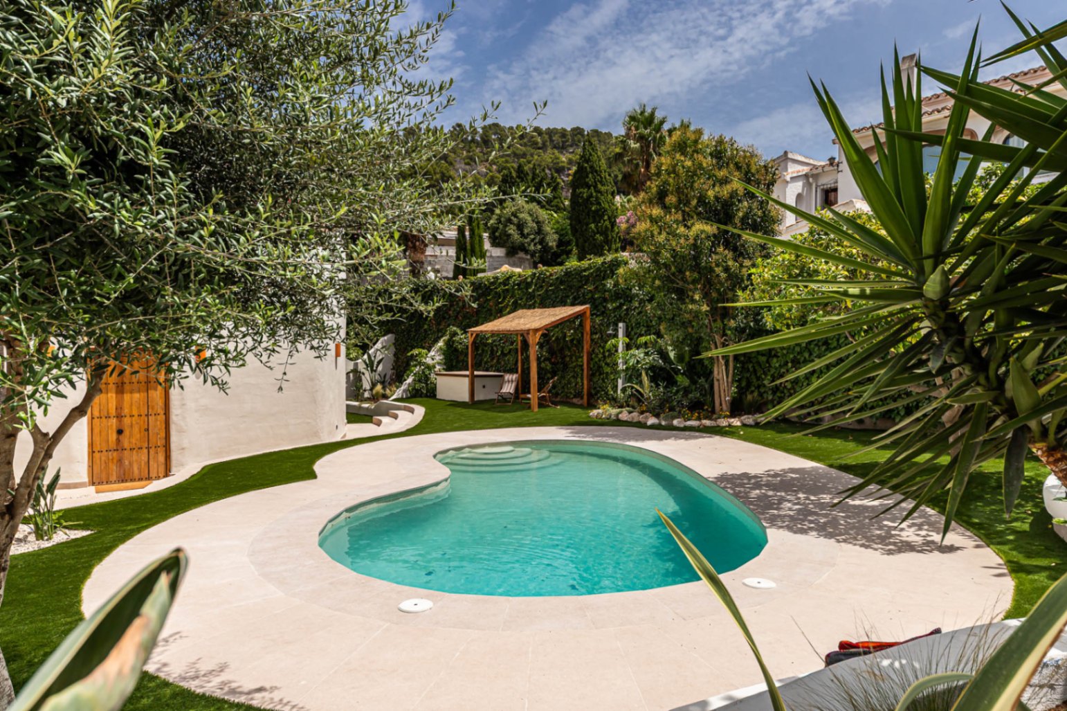 VILLA MÉDITERRANÉENNE RÉFORMÉE À RAFALET, JÁVEA