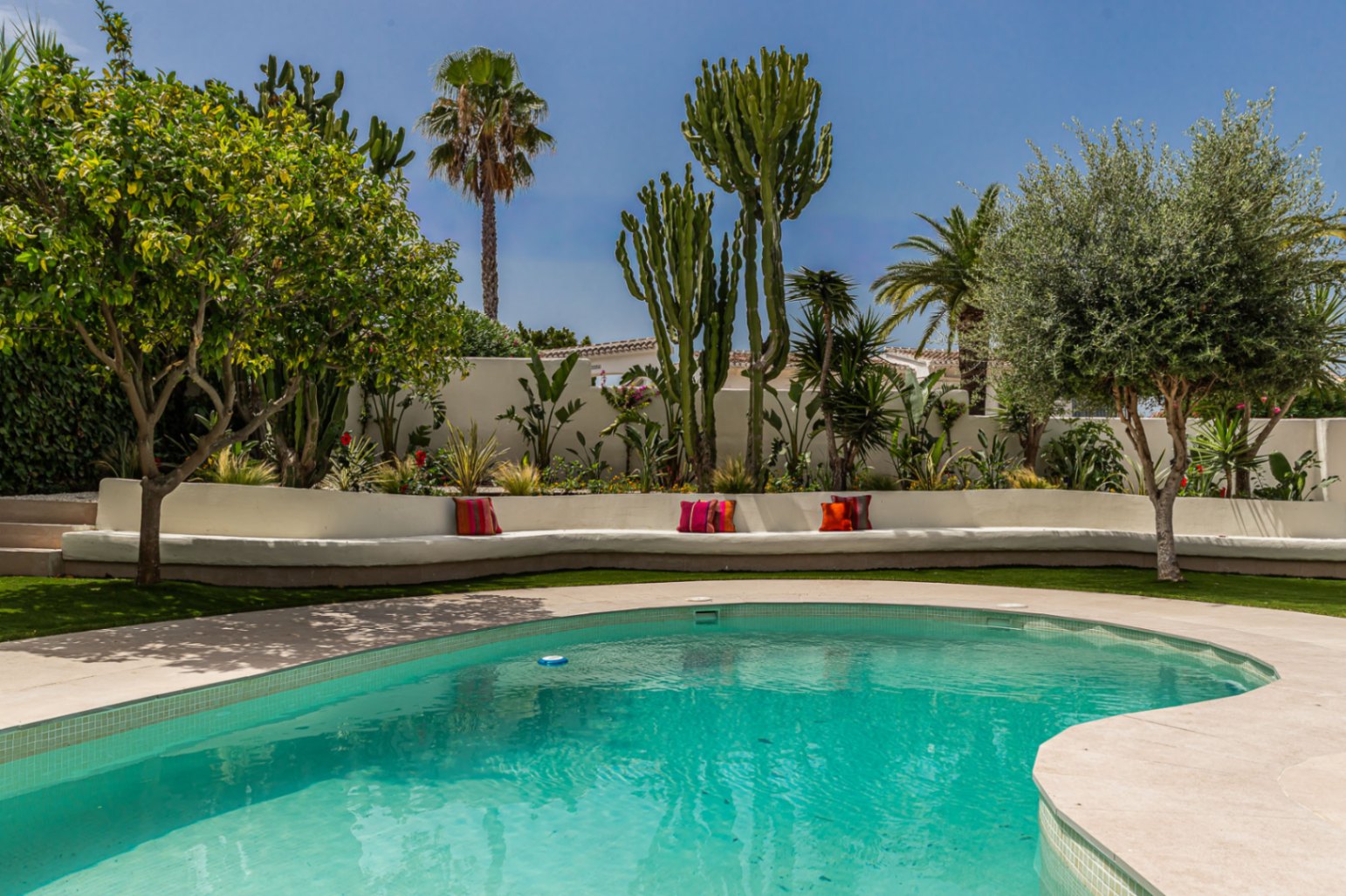 VILLA MÉDITERRANÉENNE RÉFORMÉE À RAFALET, JÁVEA