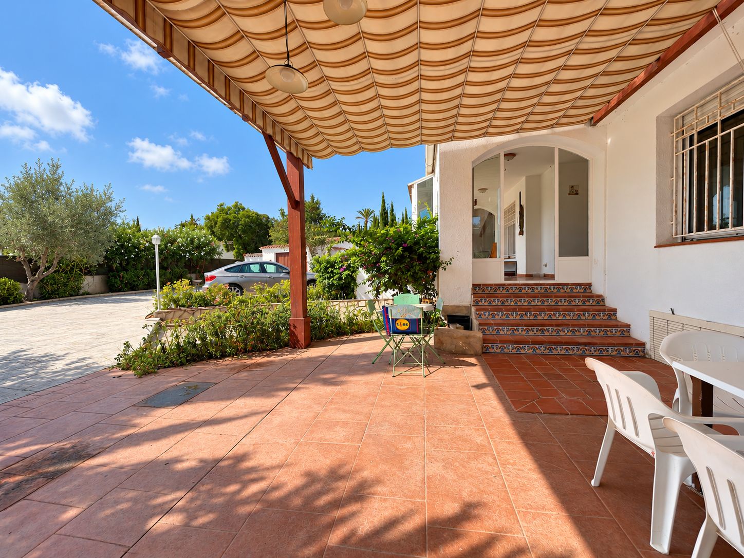 VILLA AVEC PISCINE PRIVÉE ET GRAND JARDIN À JAVEA