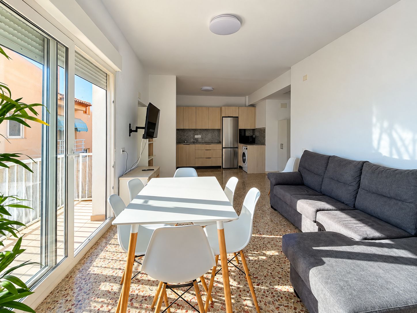 ANNUAL RENTAL FACING THE SEA