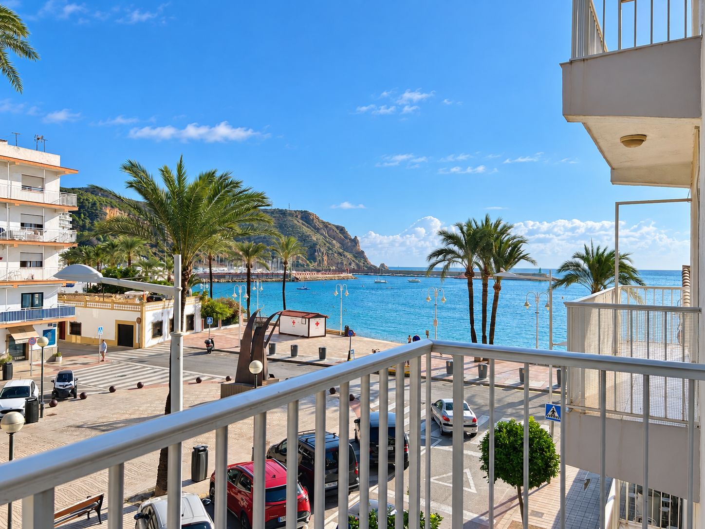 ANNUAL RENTAL FACING THE SEA