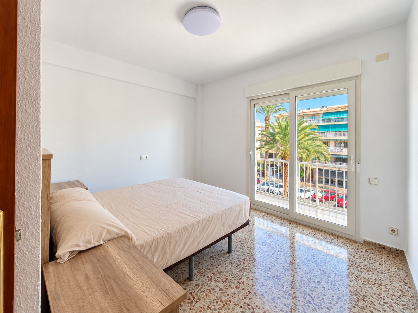 ANNUAL RENTAL FACING THE SEA