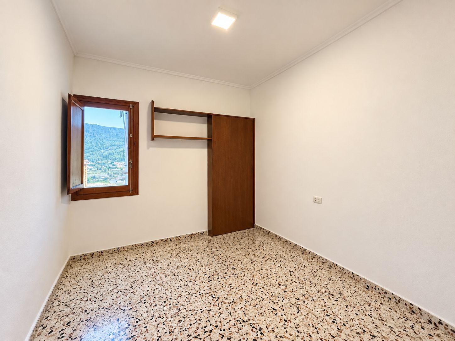 CASA DE PUEBLO CON POSIBILIDAD  DE 2 VIVIENDAS INDEPENDIENTES EN EL CASCO ANTIGUO DE BENITACHELL 