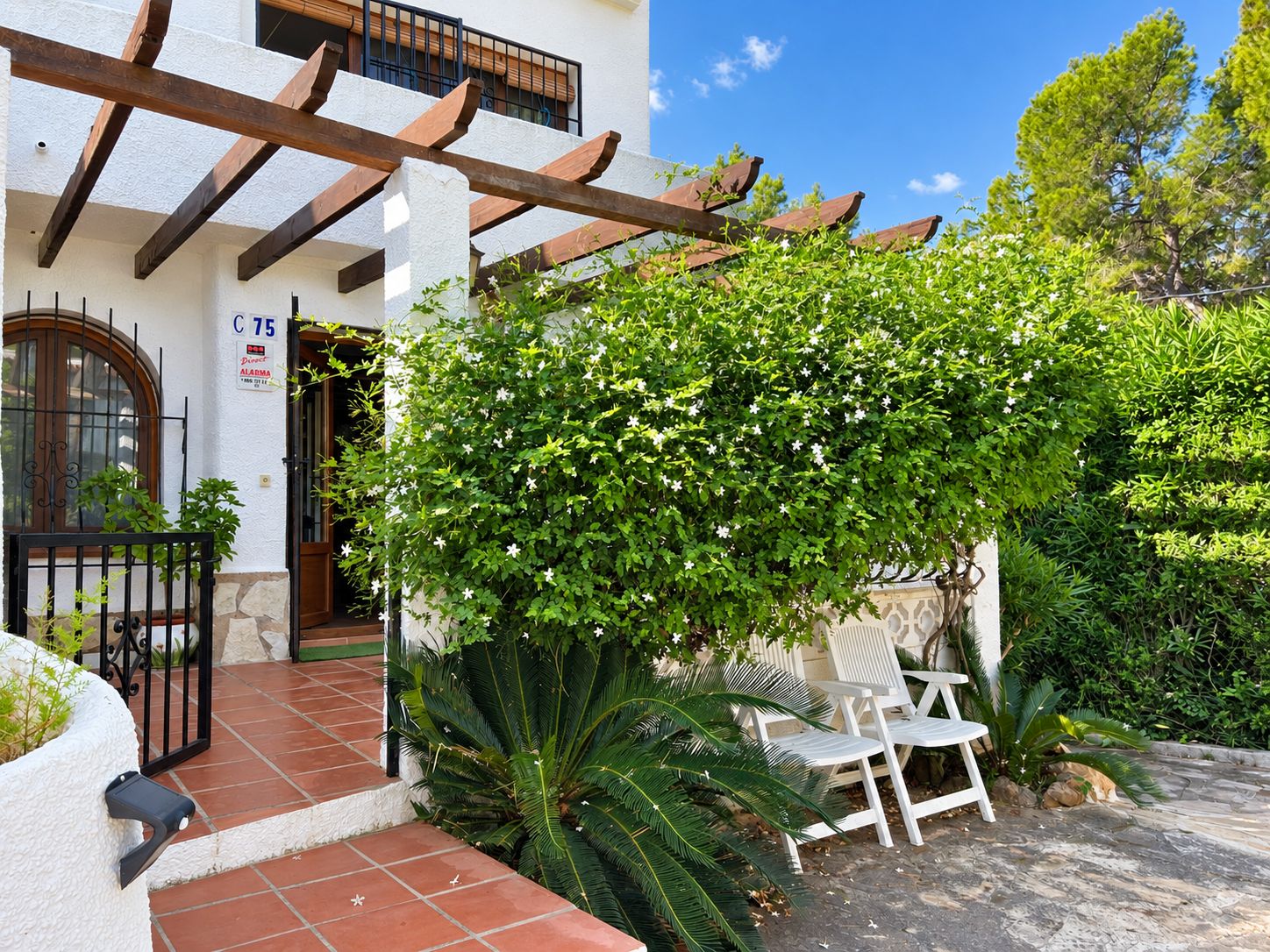 APARTAMENTO CON ESTUDIO Y GARAJE