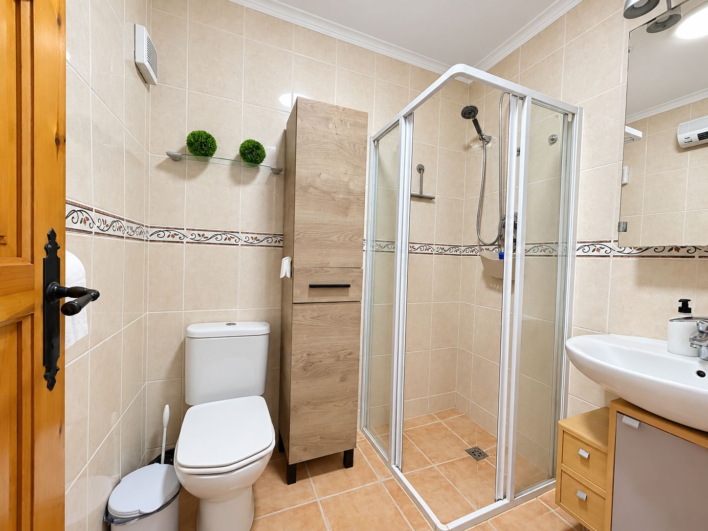 APARTAMENTO CON ESTUDIO Y GARAJE