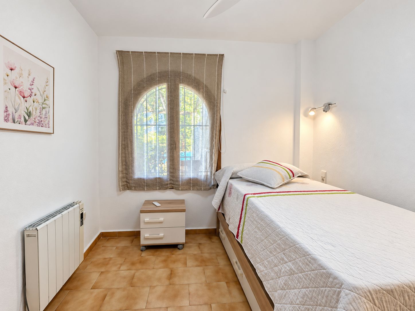APARTAMENTO CON ESTUDIO Y GARAJE