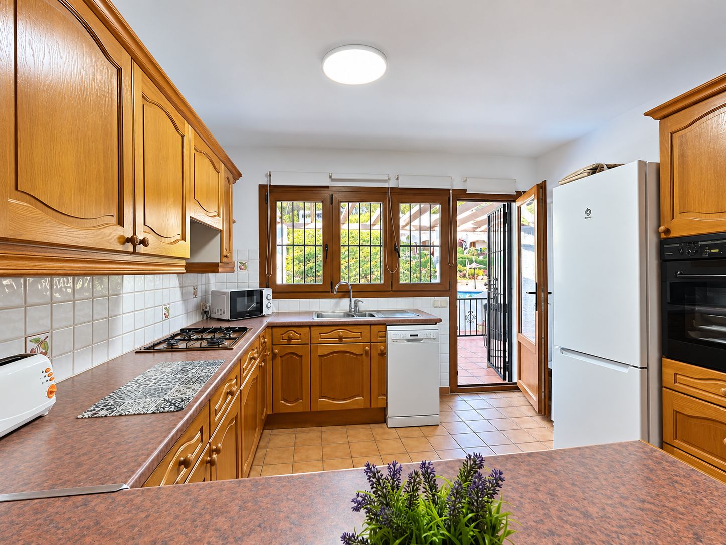 APARTAMENTO CON ESTUDIO Y GARAJE