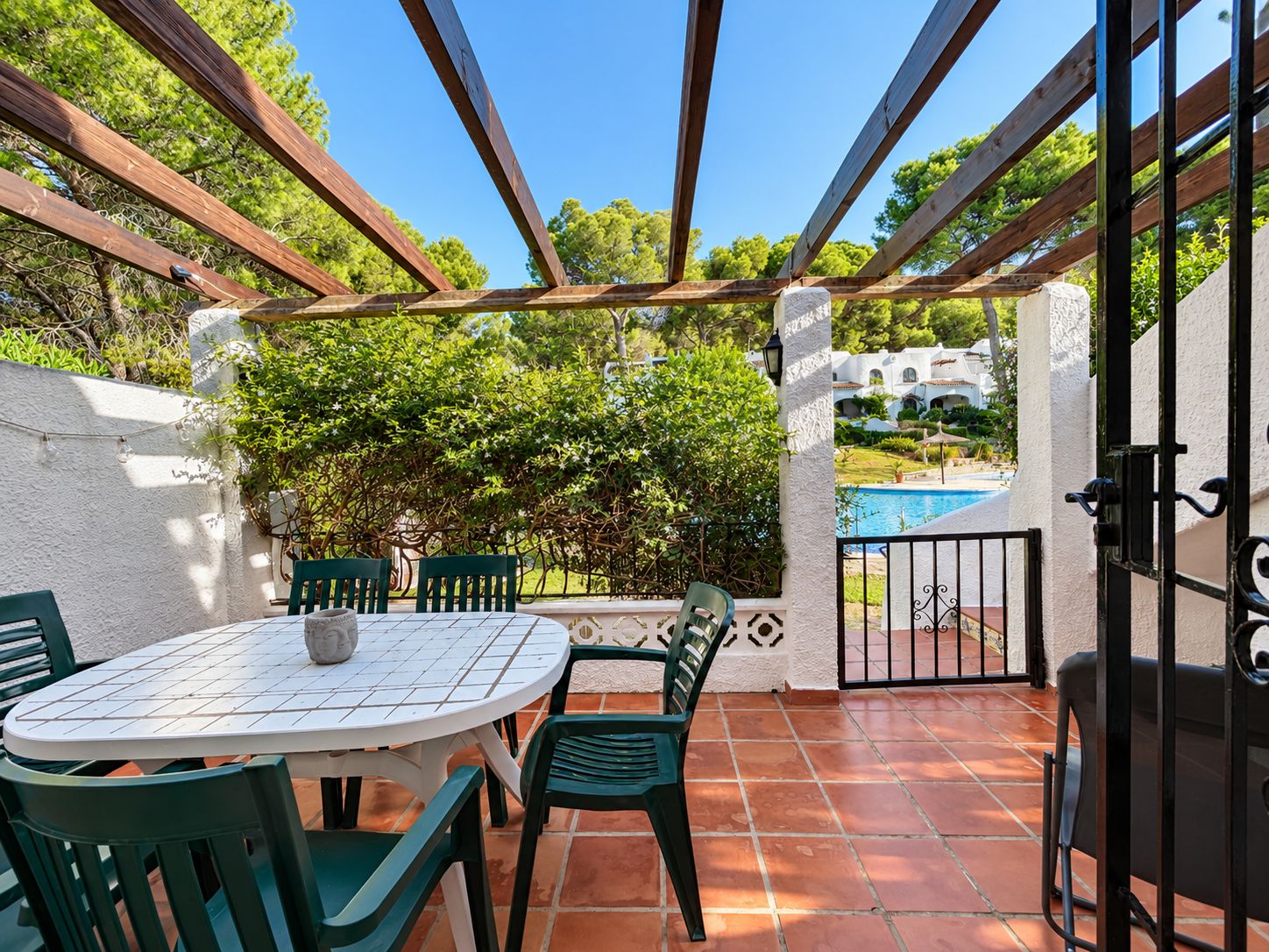APARTAMENTO CON ESTUDIO Y GARAJE