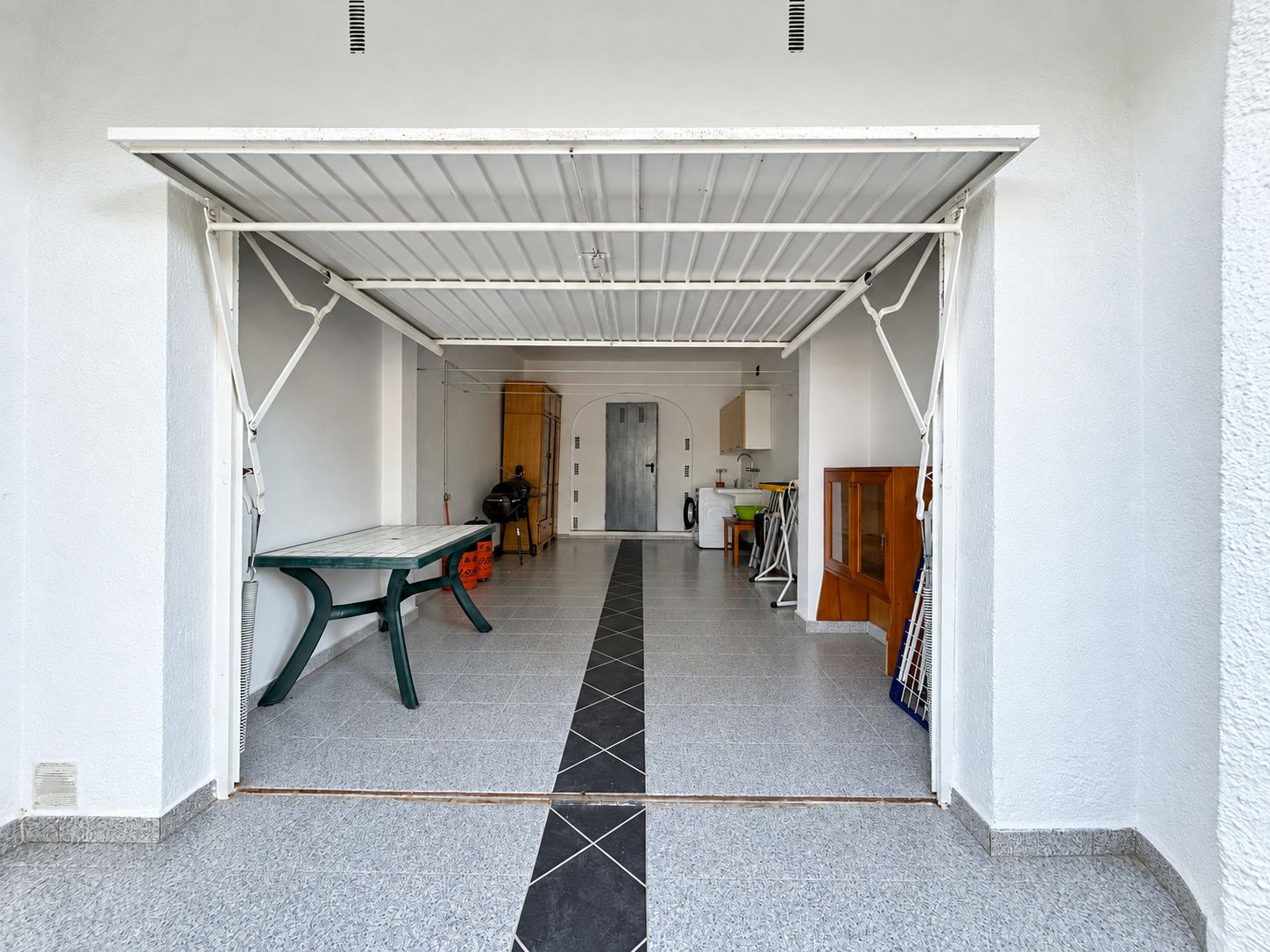 APARTAMENTO CON ESTUDIO Y GARAJE