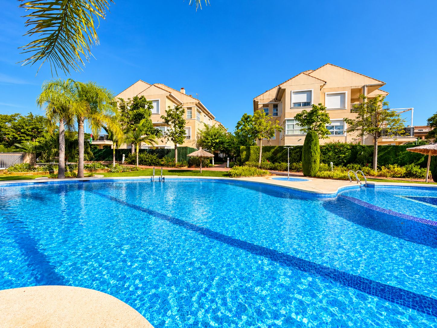 APPARTEMENT SUR LA PLAGE D’ARENAL