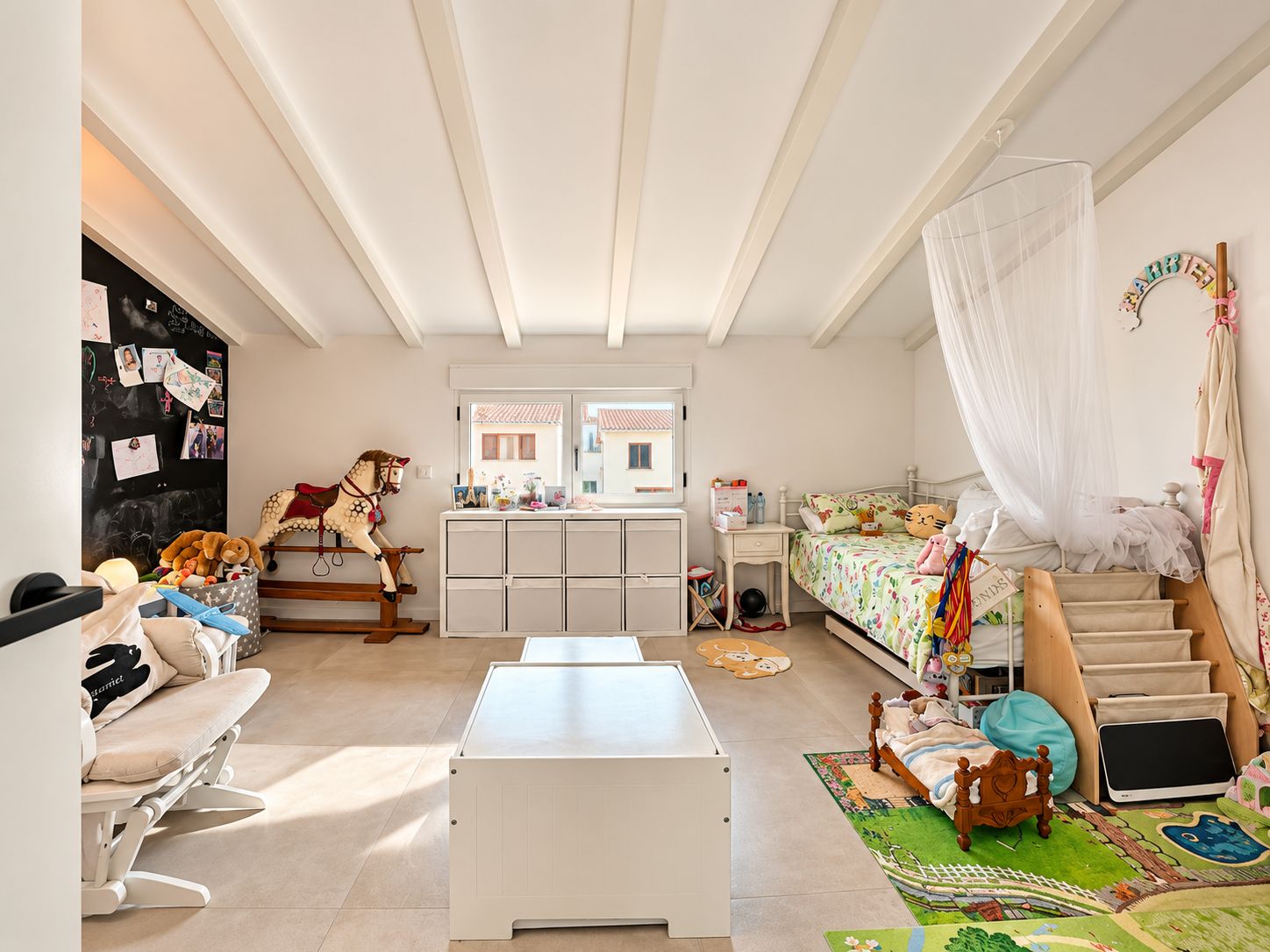 CASA DE PUEBLO EN JAVEA CON LOCAL COMERCIAL 