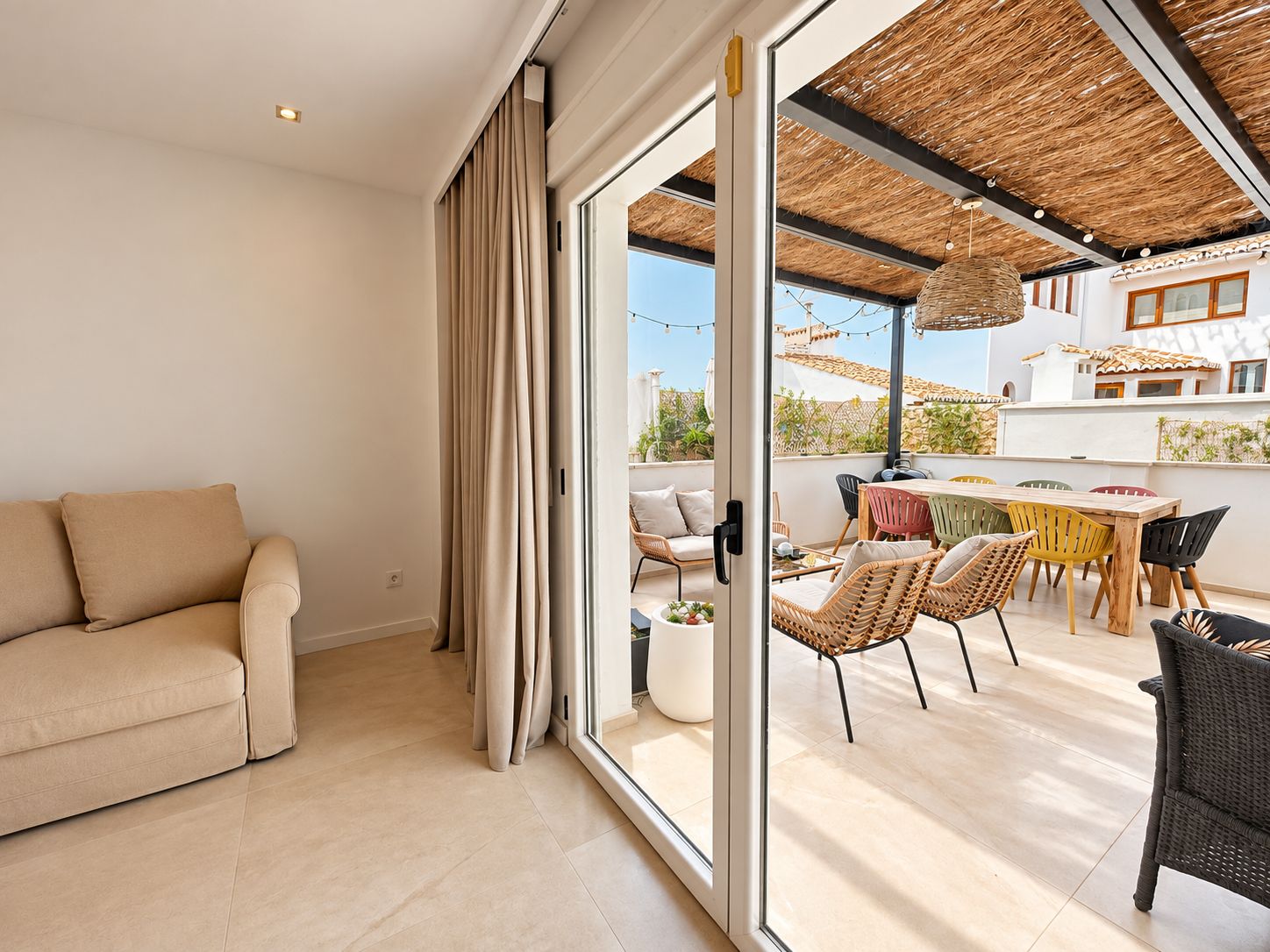 CASA DE PUEBLO EN JAVEA CON LOCAL COMERCIAL 
