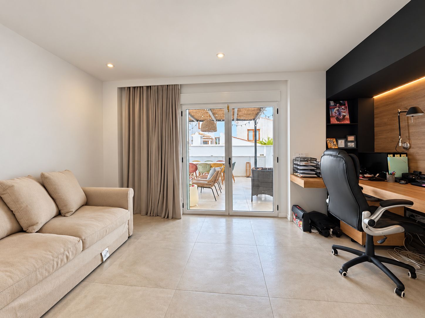 CASA DE PUEBLO EN JAVEA CON LOCAL COMERCIAL 