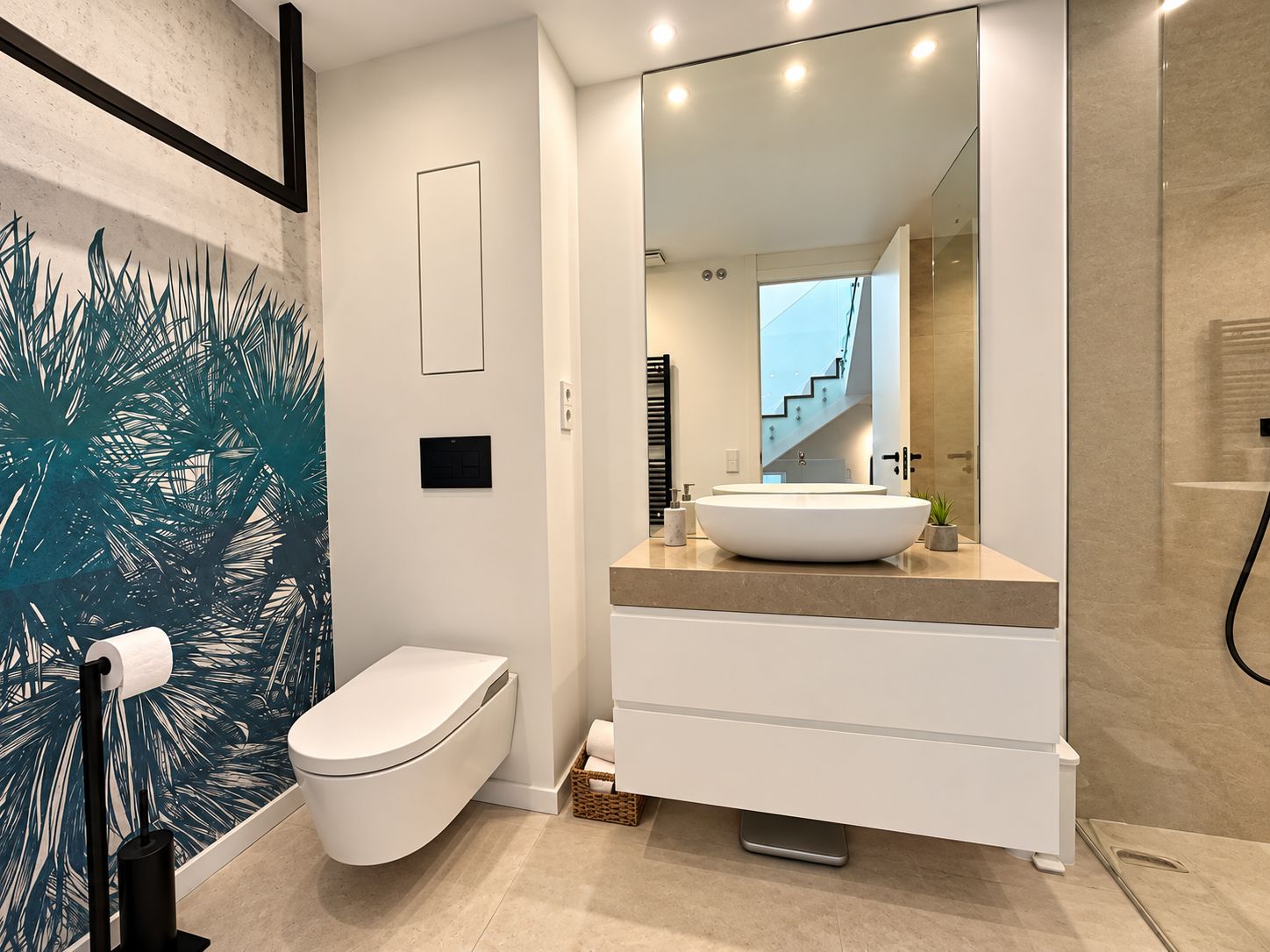 CASA DE PUEBLO EN JAVEA CON LOCAL COMERCIAL 