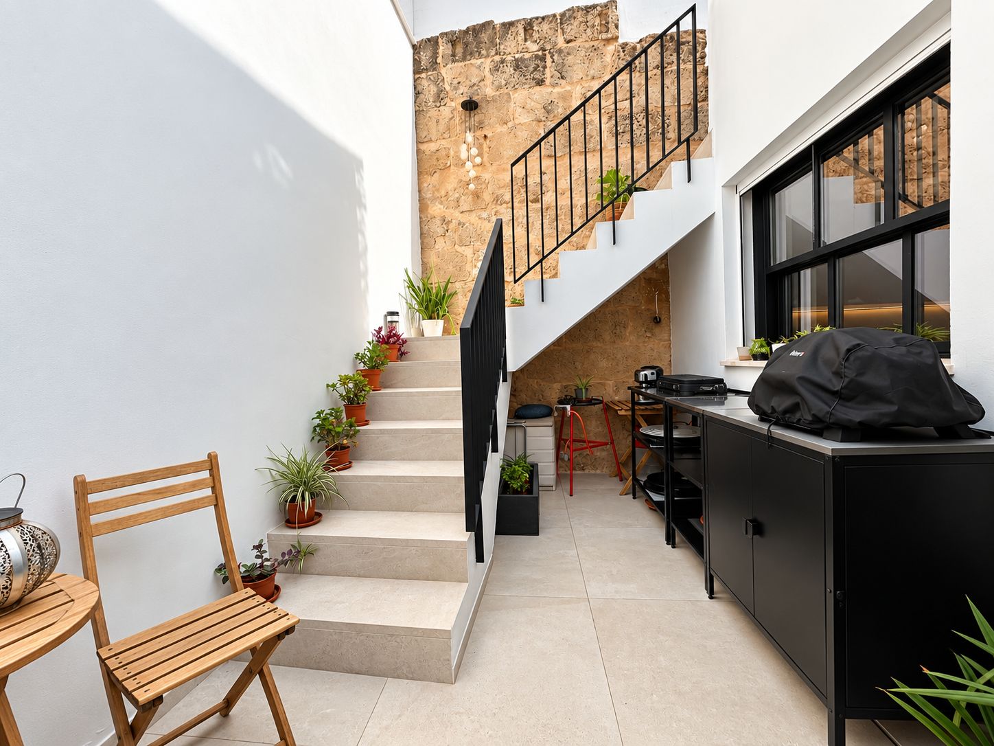 CASA DE PUEBLO EN JAVEA CON LOCAL COMERCIAL 