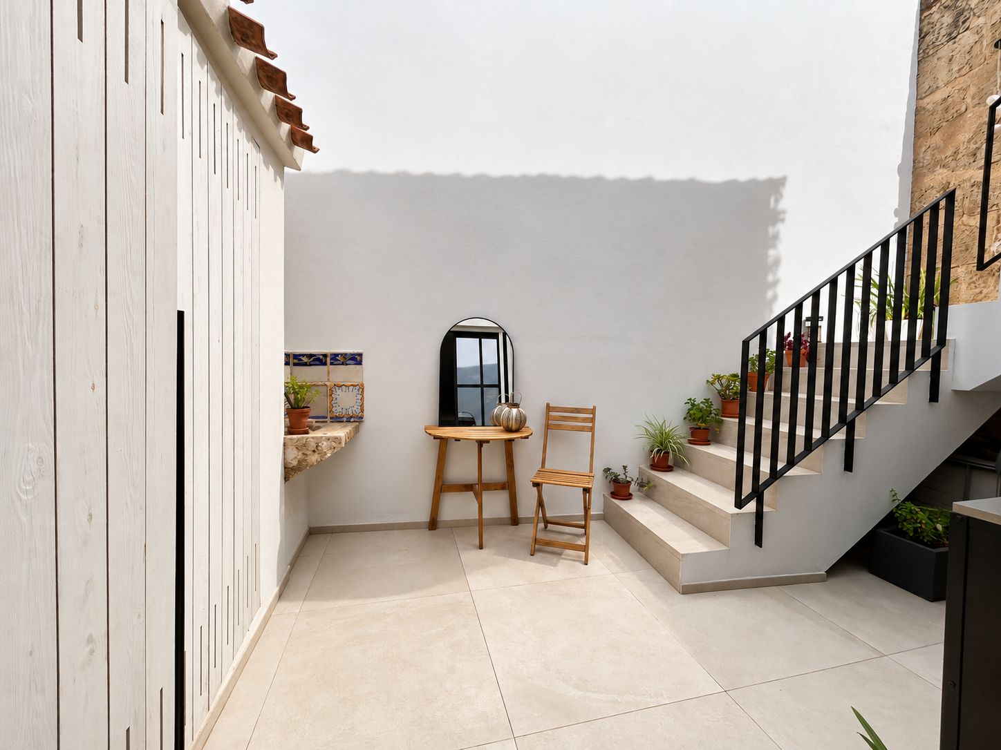 CASA DE PUEBLO EN JAVEA CON LOCAL COMERCIAL 