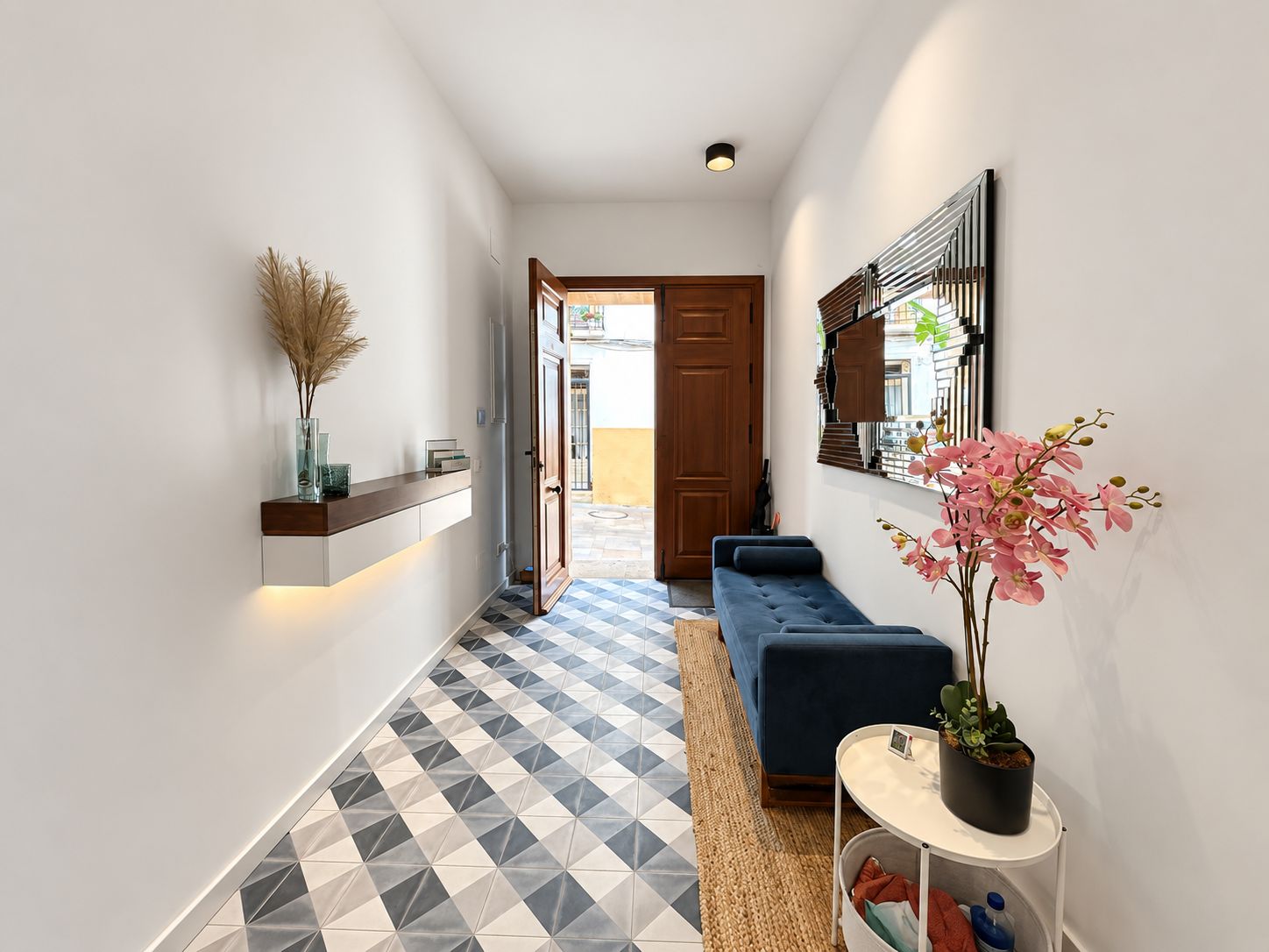 CASA DE PUEBLO EN JAVEA CON LOCAL COMERCIAL 