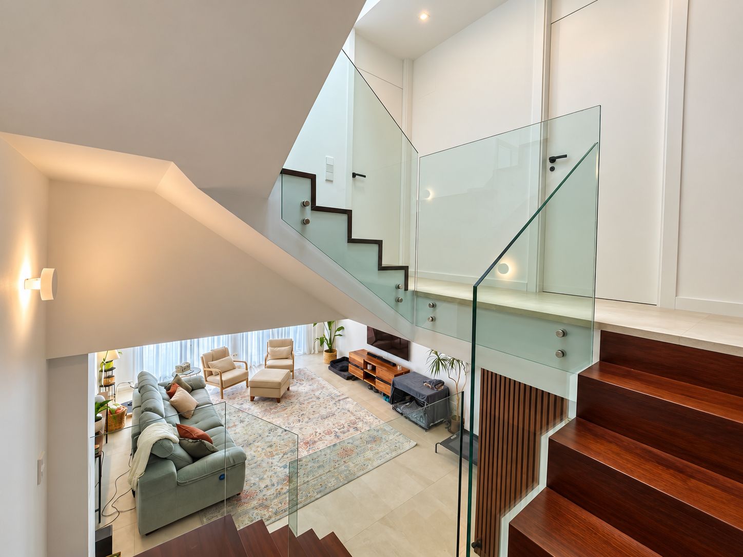 CASA DE PUEBLO EN JAVEA CON LOCAL COMERCIAL 