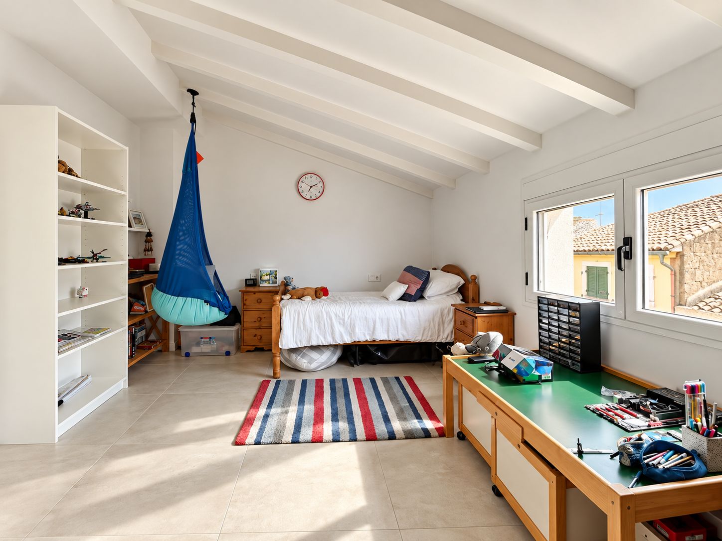 CASA DE PUEBLO EN JAVEA CON LOCAL COMERCIAL 