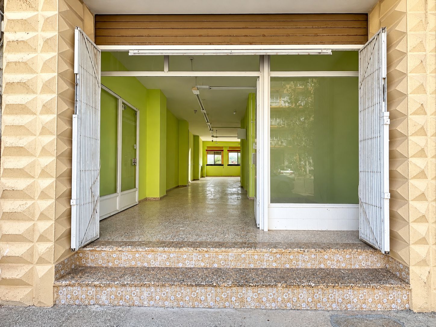 LOCAL COMERCIAL EN ALQUILER EN JAVEA