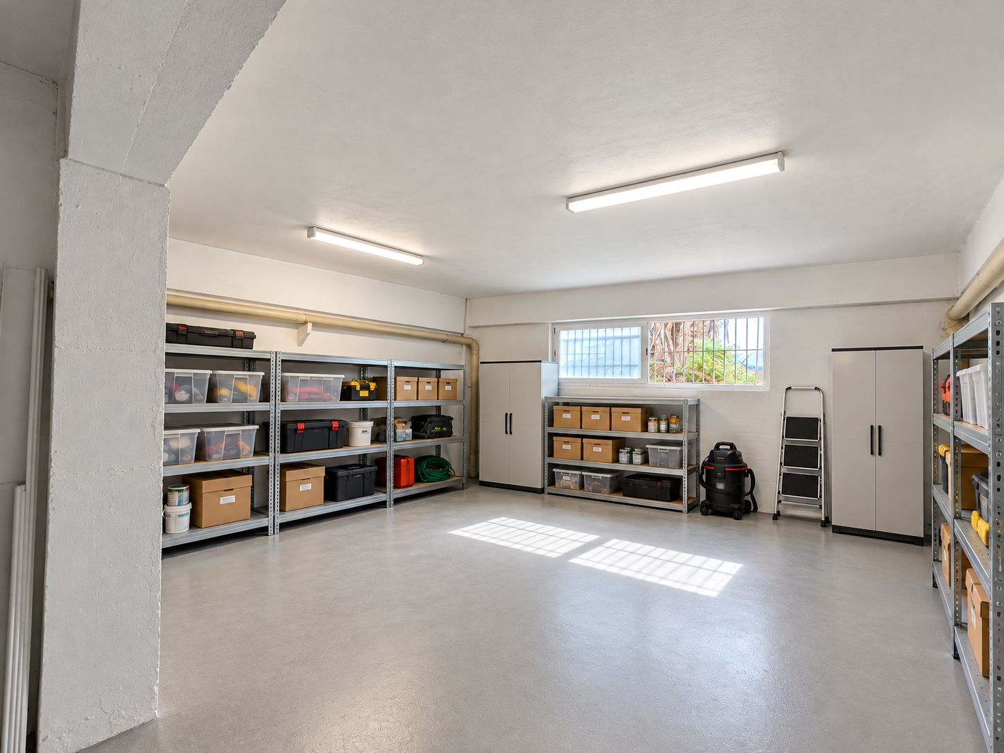 LOCAL COMERCIAL EN ALQUILER EN JAVEA