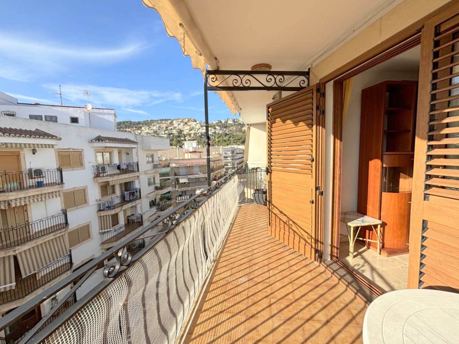 APARTMENT IN THE CENTER OF THE PORT JUST 200M FROM THE SEAFRONT