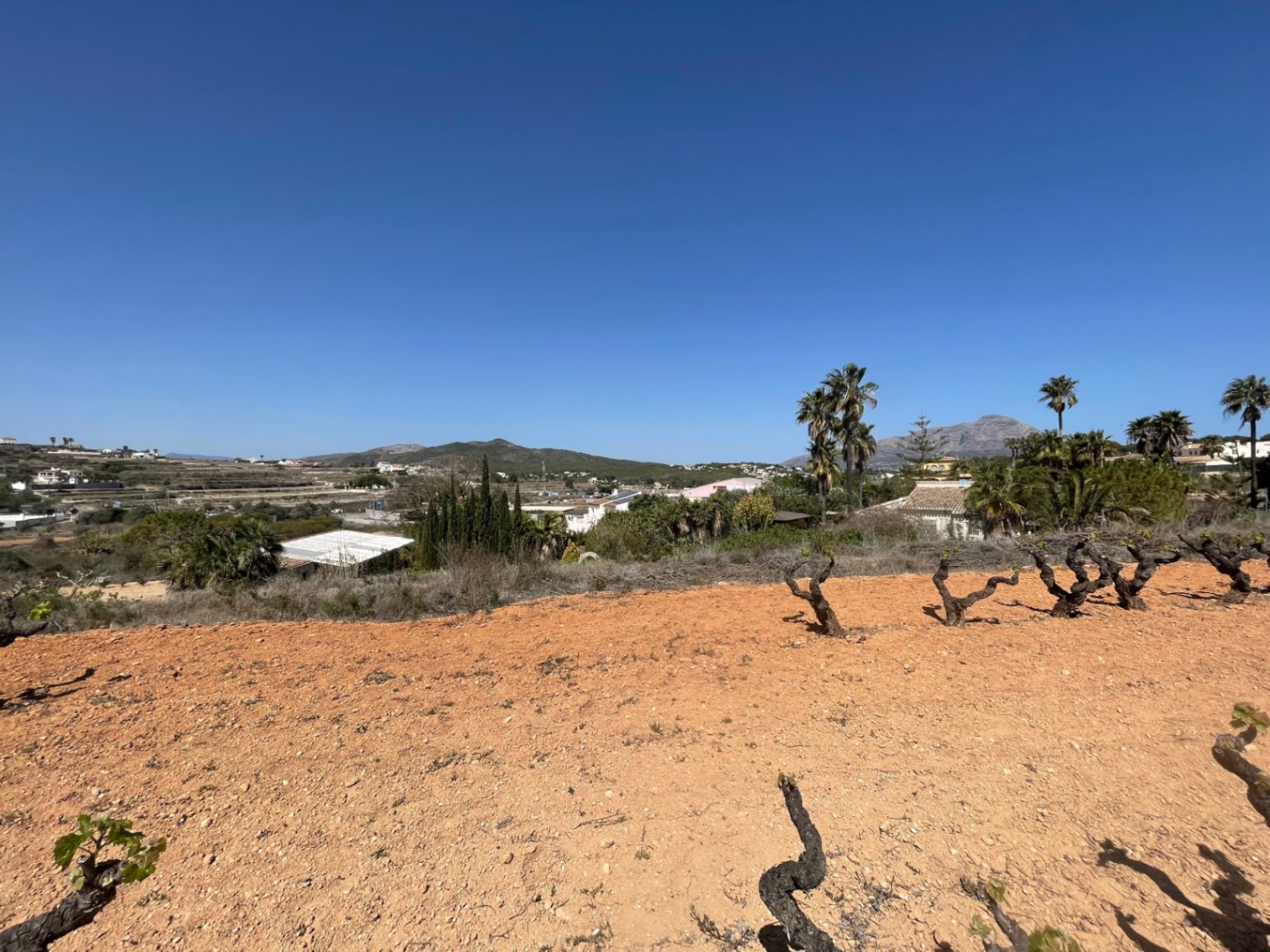 LARGE PLOT OF LAND WITH VIEWS OF JAVEA AND BENITACHELL