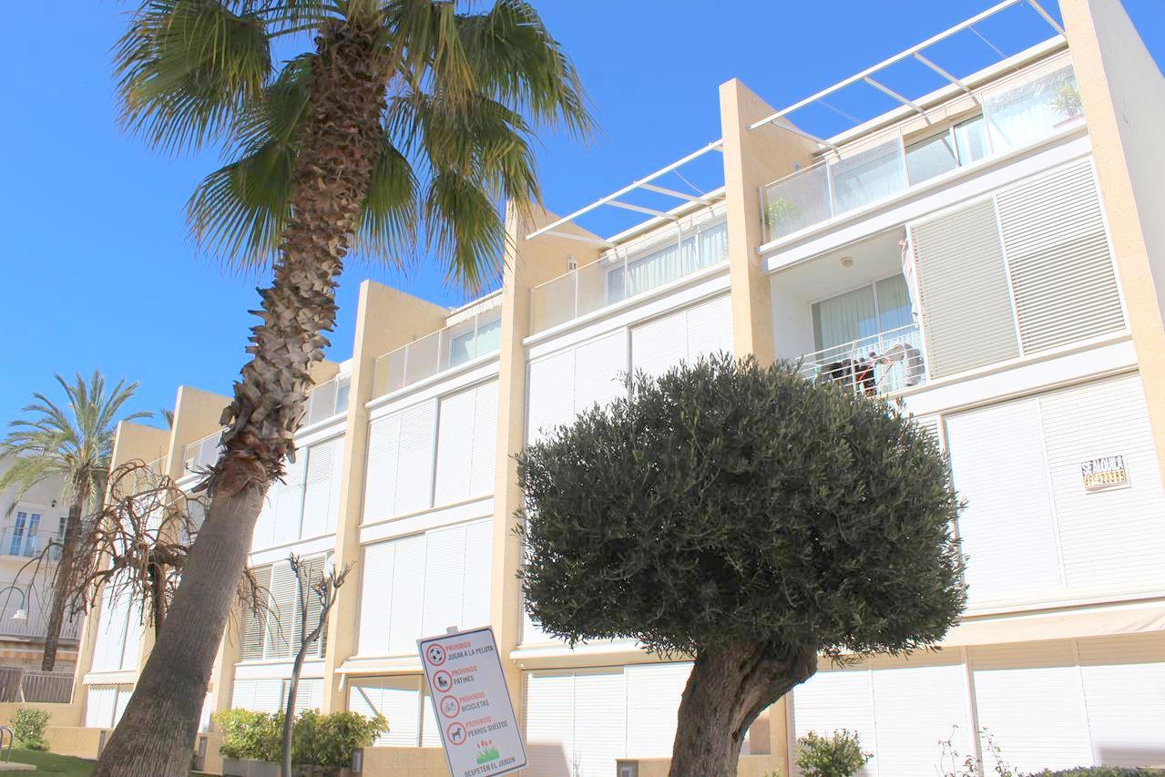 TWO STOREY PENTHOUSE IN THE PORT WITH SEA VIEWS